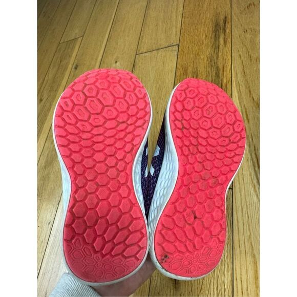 New Balance Girls Fresh Foam Shoes Size 7.5 - Picture 3 of 5
